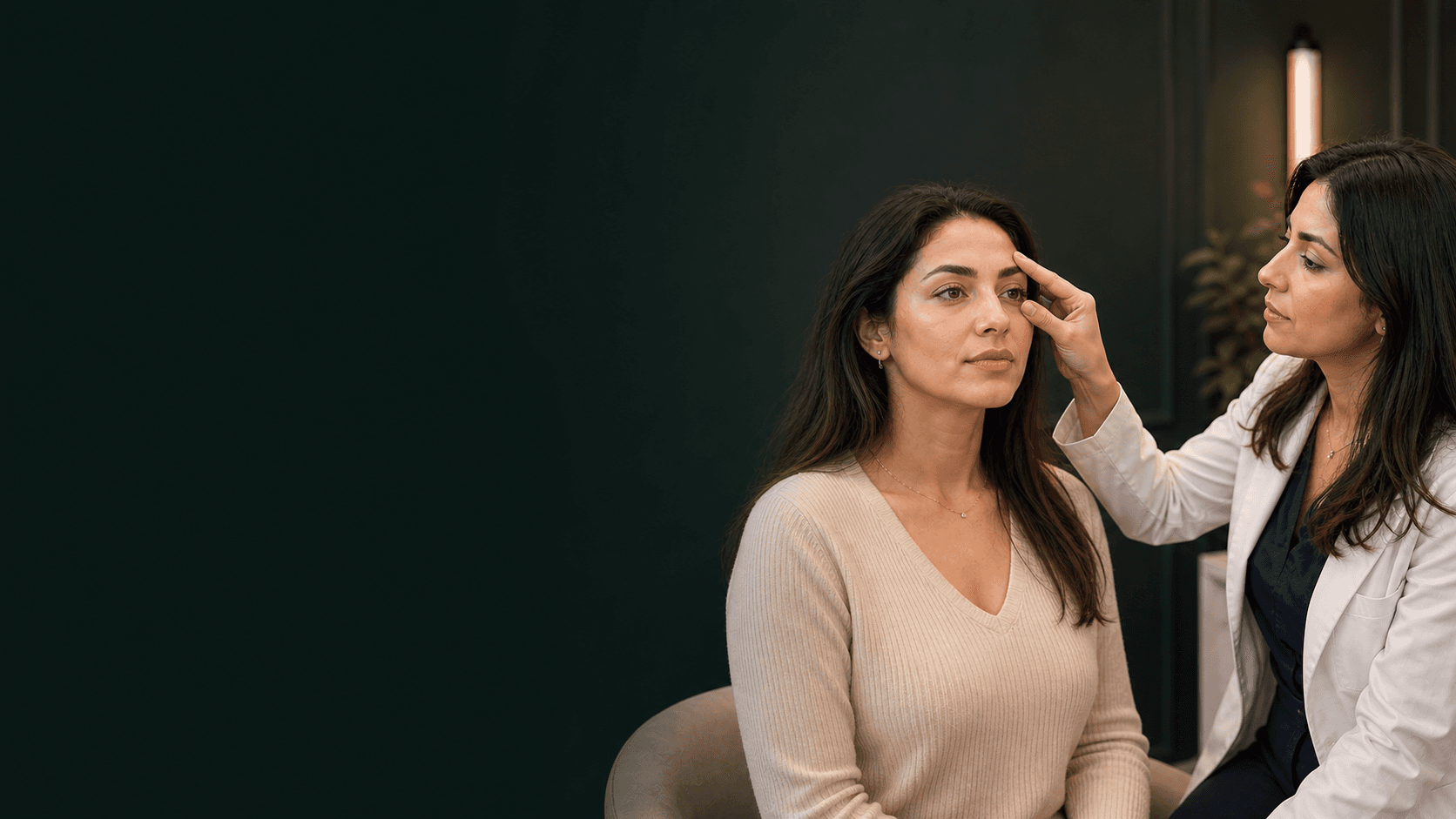 چهره طبیعی مراجعه‌کننده برای مشاوره جراحی زیبایی پلک